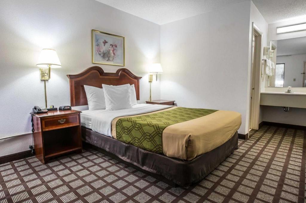 Econo Lodge South Garner Exteriör bild
