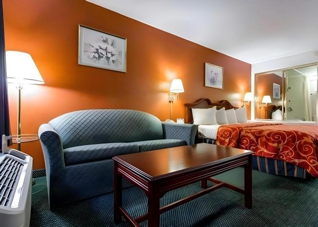 Econo Lodge South Garner Exteriör bild