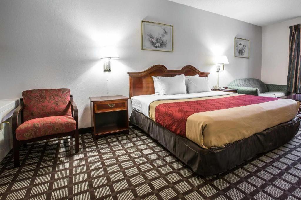 Econo Lodge South Garner Exteriör bild