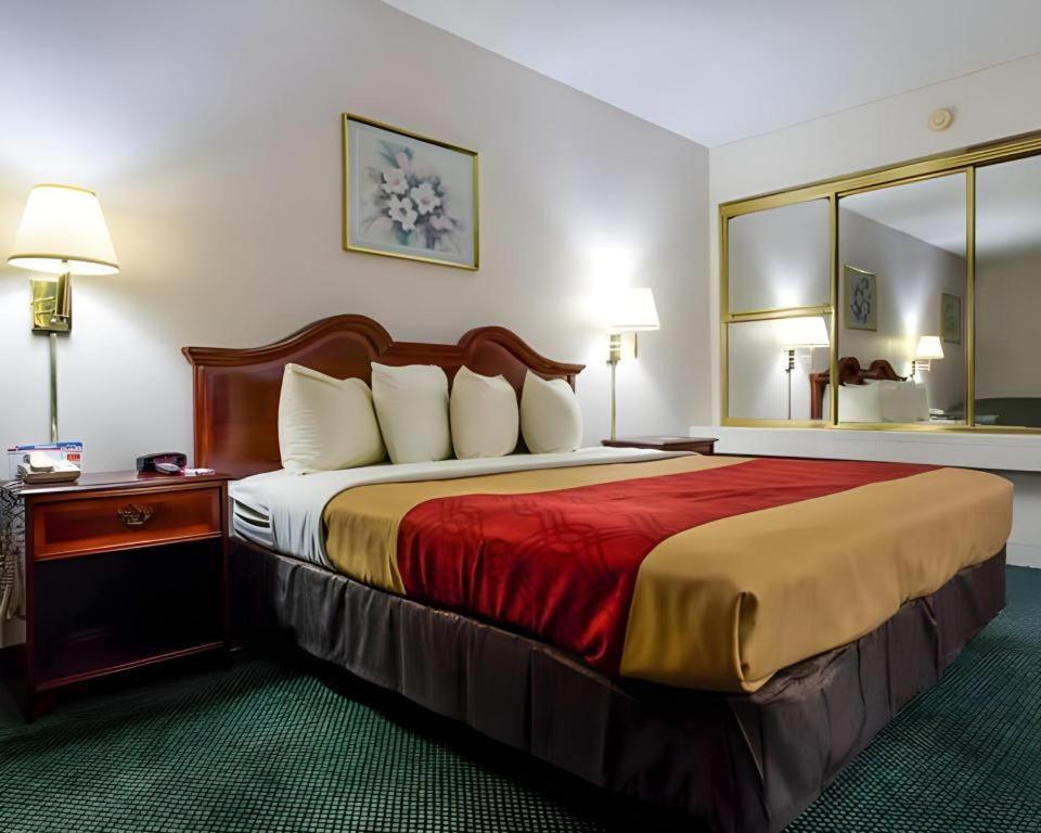Econo Lodge South Garner Exteriör bild