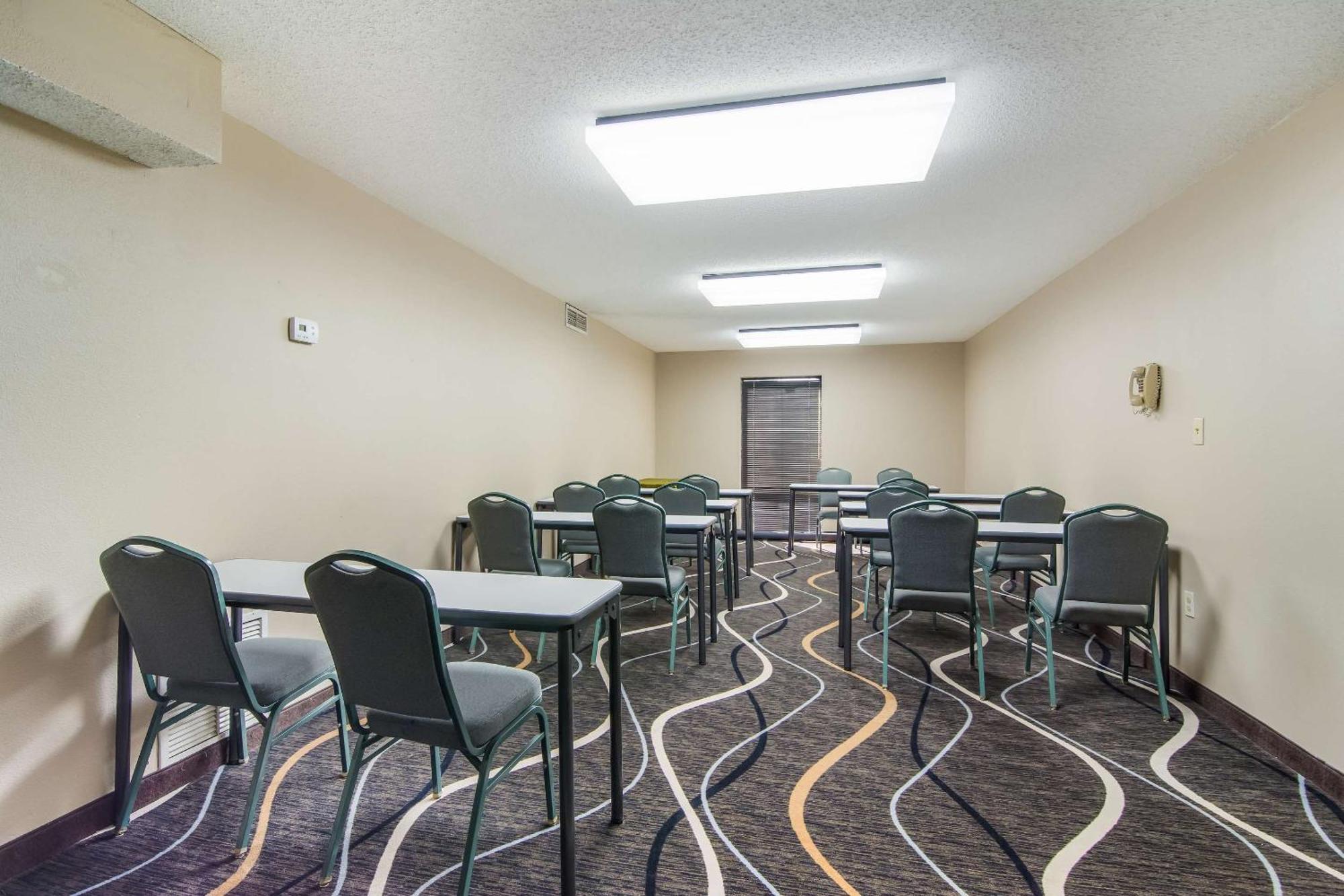 Econo Lodge South Garner Exteriör bild